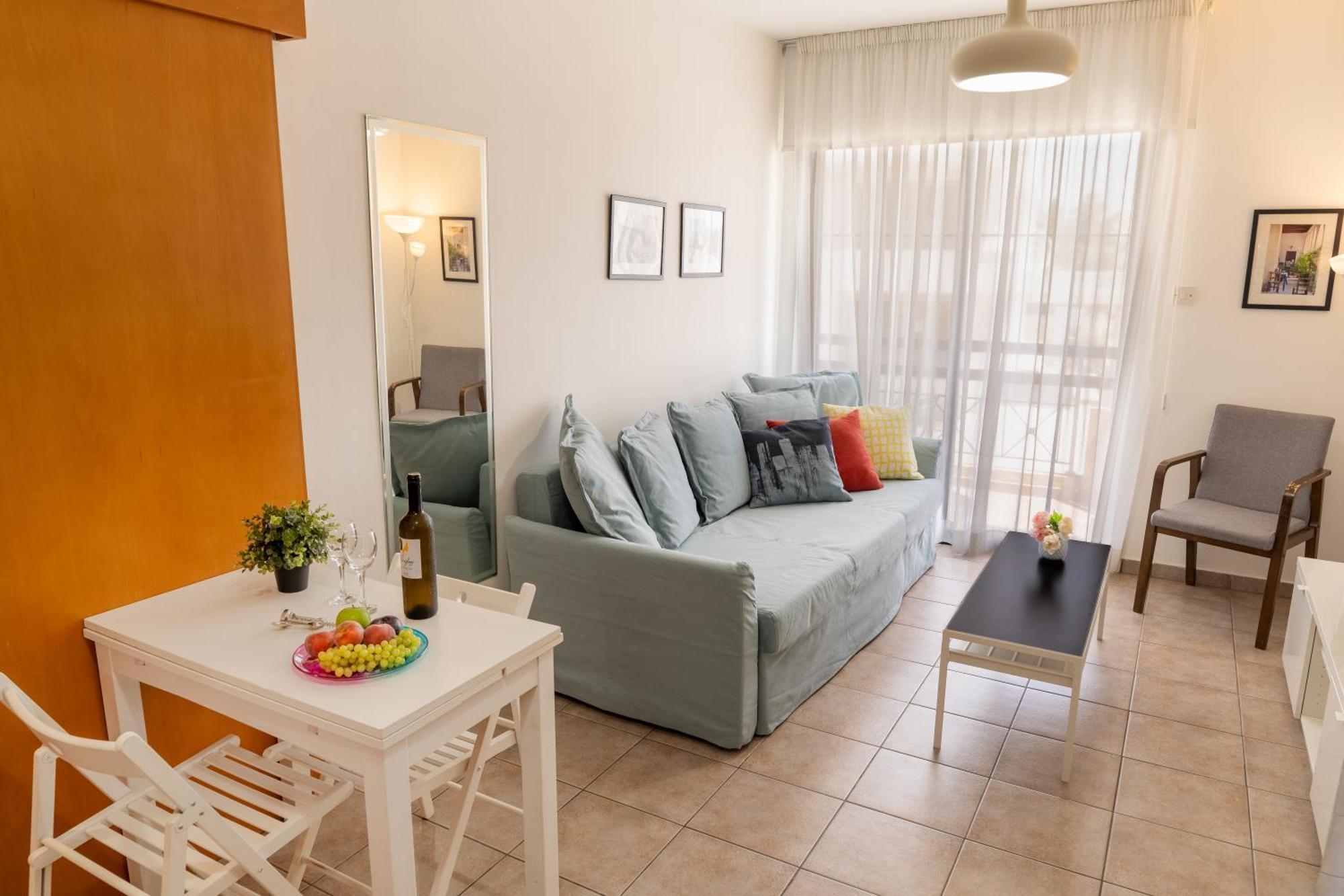 Captain's Flat * Larnaca